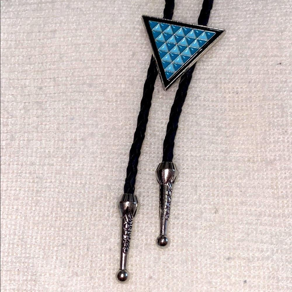 New NWOT Cowboy Cowgirl Black Cord Geometric Triangle Western Theme Bolo Tie
